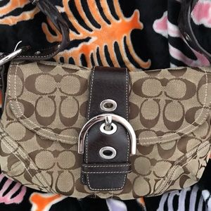 Authentic coach purse. Great for fall!